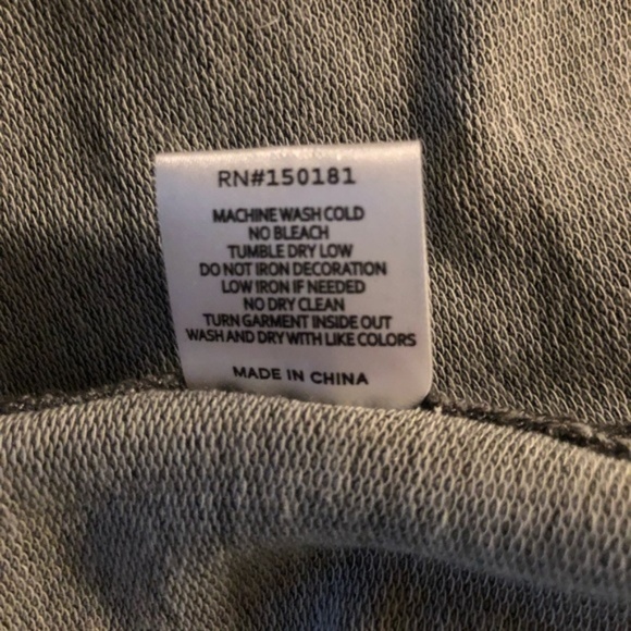 Adorable shirt. Extremely comfortable. - Picture 5 of 7